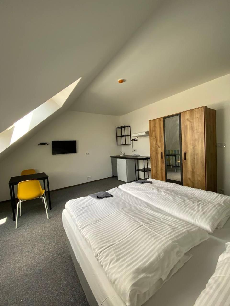 Rc Jecna Rooms Прага Экстерьер фото